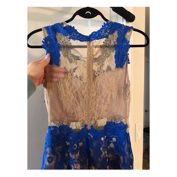 Lace, sheer back dress - Picture 3 of 4